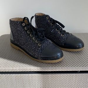 COPY - Chanel interlocking CC logo wedge sneaker